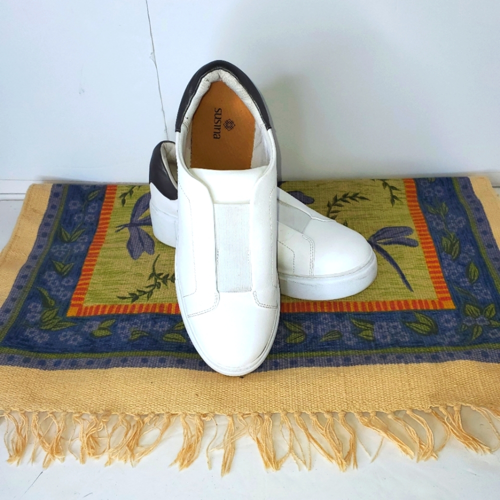 Susina Lyra Slip-on Sneakers size 9